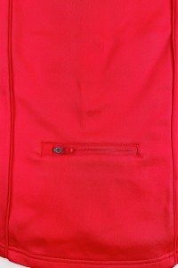 訂製紅色純色風褸外套      設計多袋風褸外套設計    運動夾克    運動修身    風褸外套供應商     戶外運動    J1010 細節-6